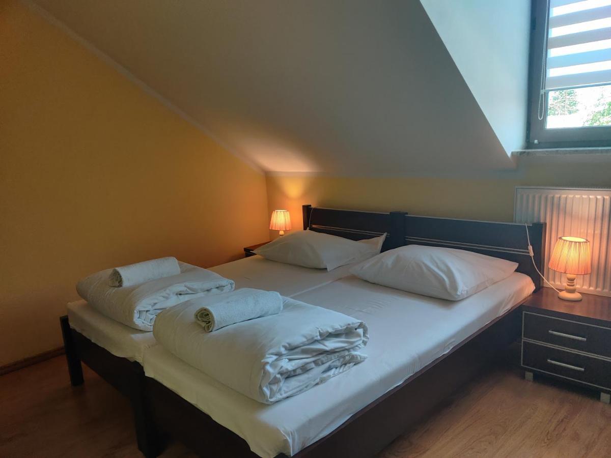 Cztery Pory Roku Guest House Bialowieza Ngoại thất bức ảnh
