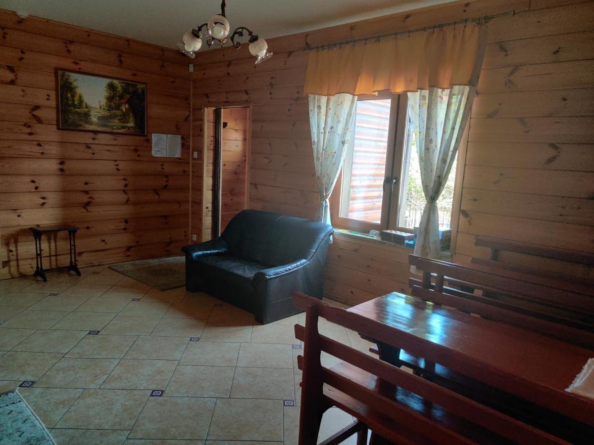 Cztery Pory Roku Guest House Bialowieza Ngoại thất bức ảnh