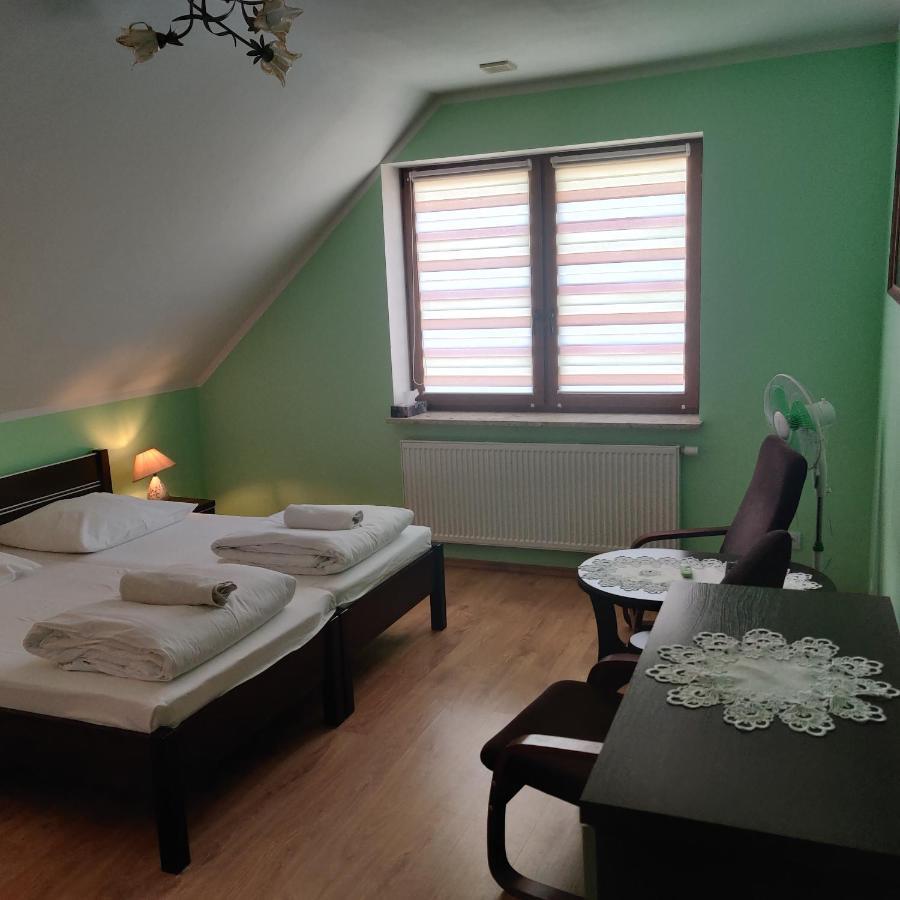 Cztery Pory Roku Guest House Bialowieza Ngoại thất bức ảnh