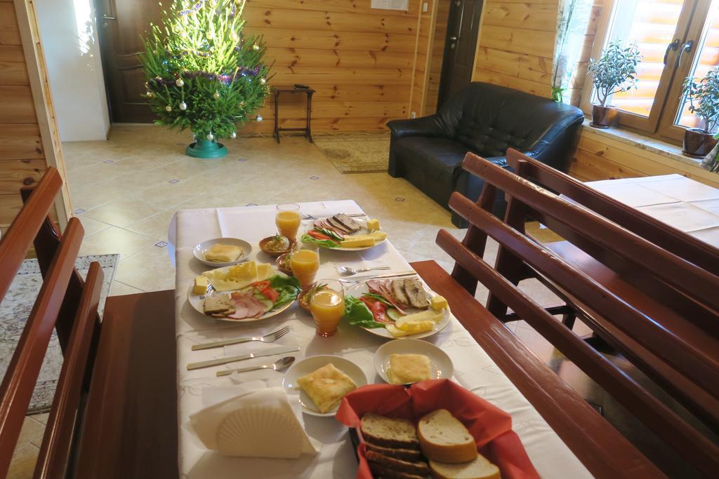 Cztery Pory Roku Guest House Bialowieza Ngoại thất bức ảnh